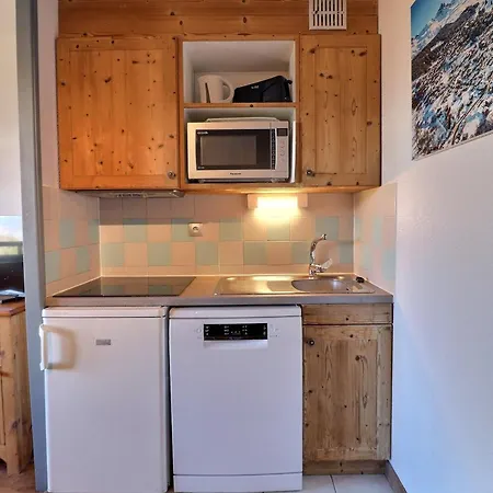 Skis Aux Pieds à La Tania - 2 Pièces, 31m², 4 Pers, Balcon, Proche Commerces - Fr-1-182a-17